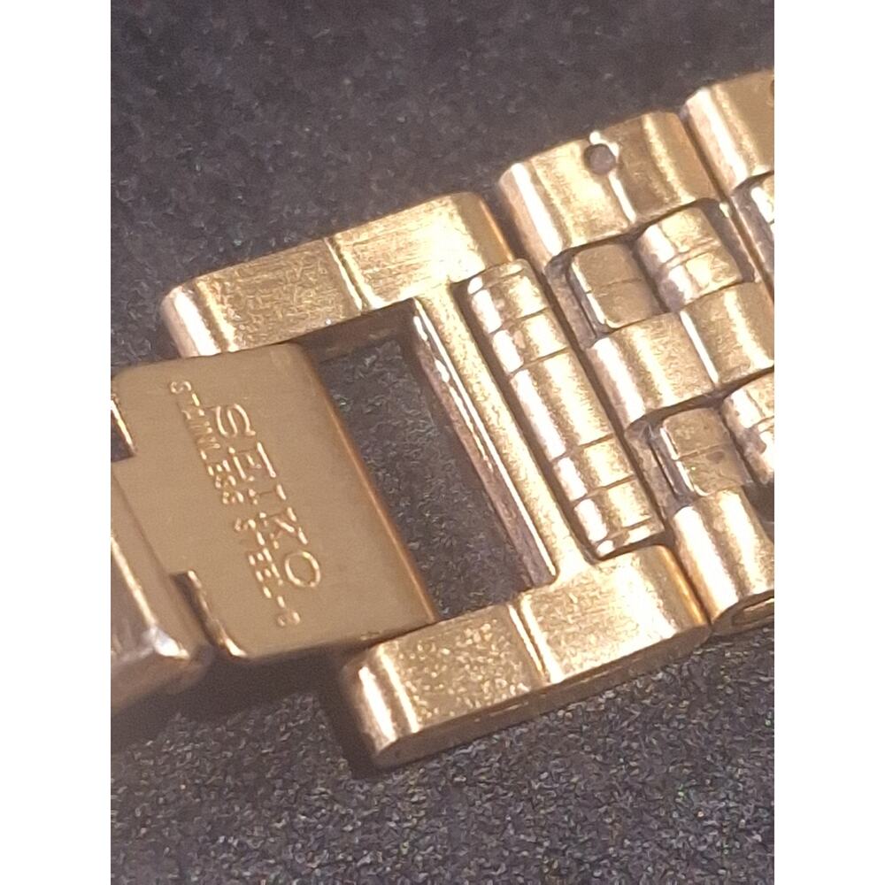 Seiko V701-2B60 Quartz Dress Watch Linen Look Dial Gold Tone Original Bracelet - Picture 6 of 10